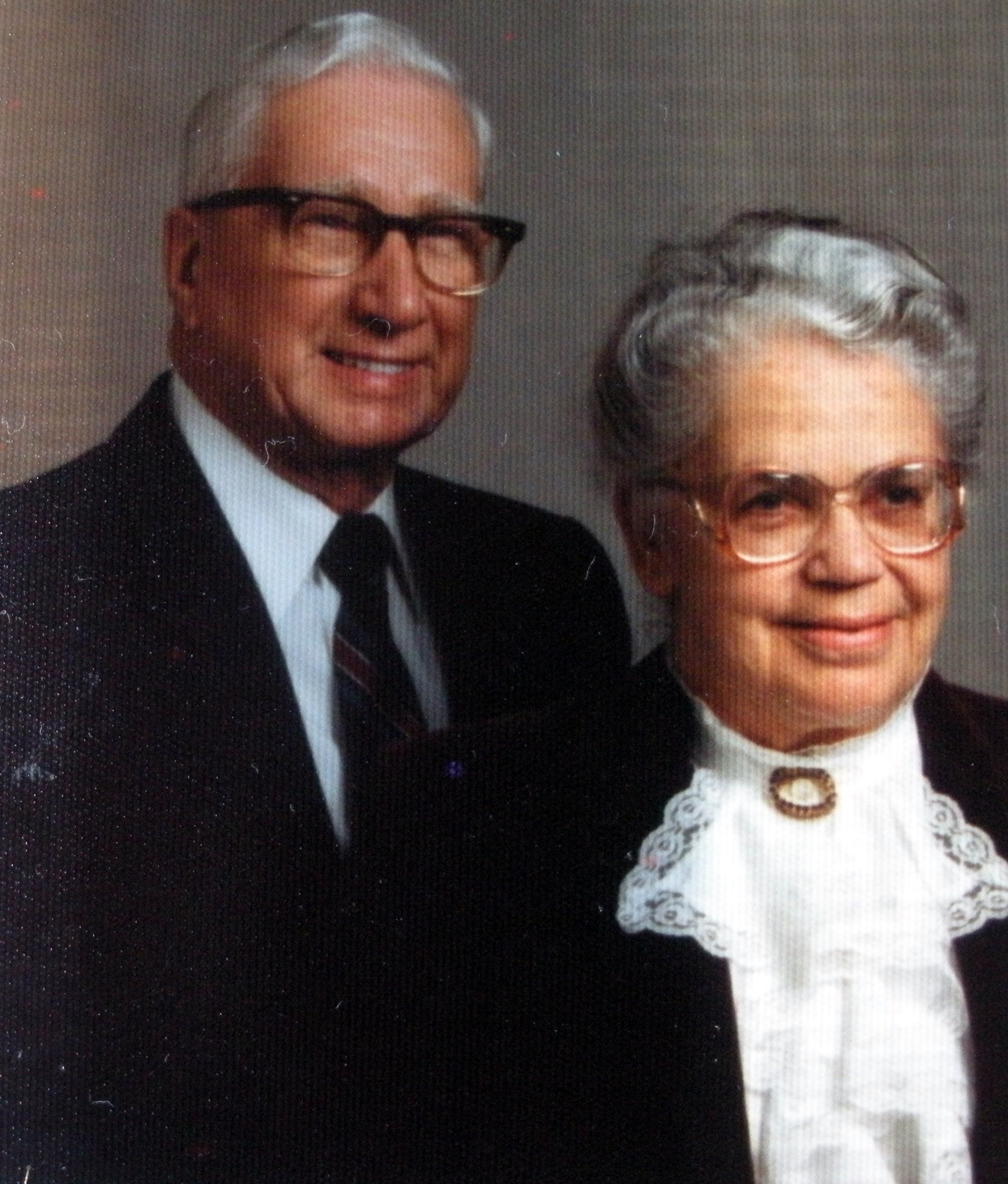 pictures/FLORENCE & FRANK RICHARDS/Couples/Harry & Muriel Mose.JPG